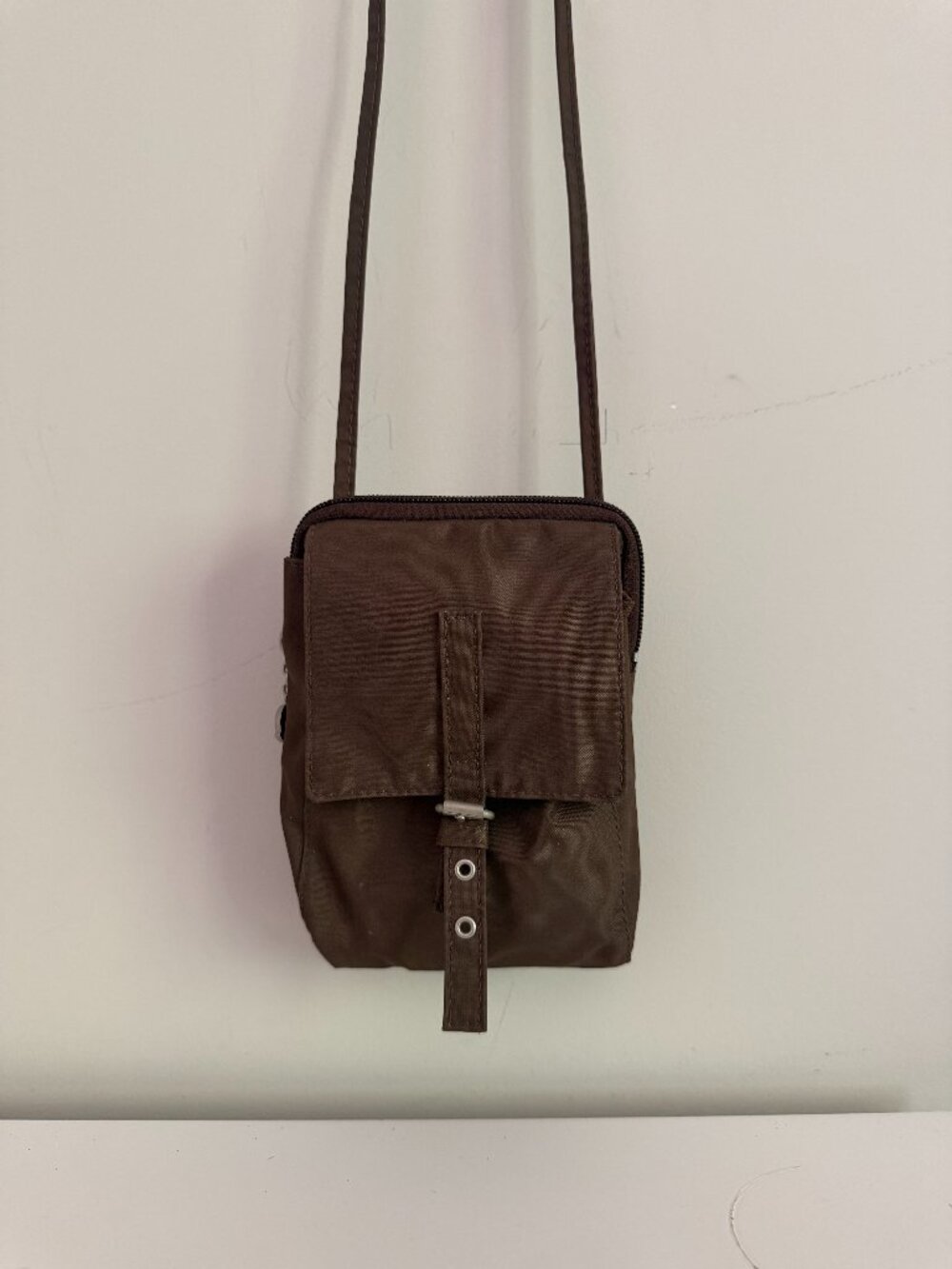United Colors of Benetton Brown Nylon Crossbody Bag – Y2K Utility Style